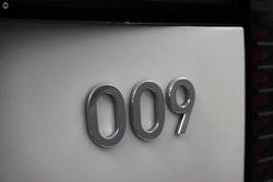 2025 Zeekr
                009 