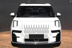 2025 Zeekr
                009 
