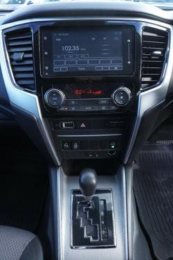 2022 Mitsubishi
Triton GLX+