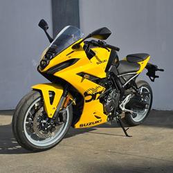 2025 Suzuki GSX-8R GSX-R Yellow