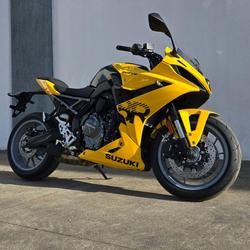 2025 Suzuki GSX-8R GSX-R Yellow