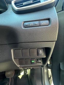 2016 Nissan
                X-TRAIL ST-L