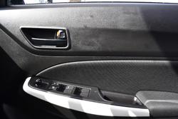 2023 Suzuki Swift GL AZ Series II Pure White