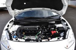 2023 Suzuki Swift GL AZ Series II Pure White
