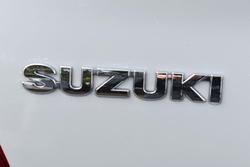 2023 Suzuki Swift GL AZ Series II Pure White