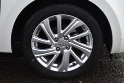 2023 Suzuki Swift GL AZ Series II Pure White