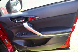2018 Mitsubishi
Eclipse Cross ES
