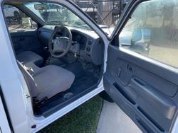 2008 Nissan
Navara DX