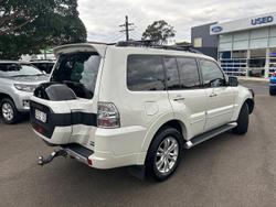 2020 Mitsubishi
Pajero Exceed