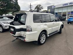 2020 Mitsubishi
Pajero Exceed