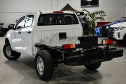 2025 Isuzu
                D-MAX SX