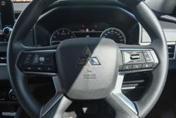 2025 Mitsubishi Outlander ES