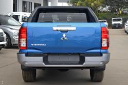 2025 Mitsubishi
Triton GLX-R