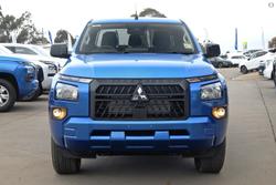 2025 Mitsubishi
Triton GLX-R