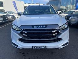 2022 Isuzu
MU-X LS-T
