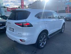 2022 Isuzu
MU-X LS-T