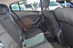 2015 Mazda
3 Maxx