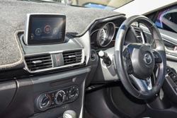 2015 Mazda
3 Maxx