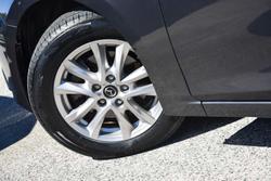 2015 Mazda
3 Maxx