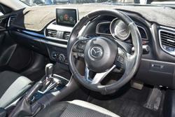 2015 Mazda
3 Maxx