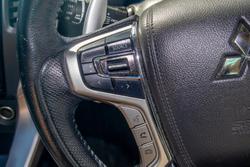 2017 Mitsubishi
Pajero GLS
