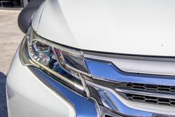 2017 Mitsubishi
Pajero GLS