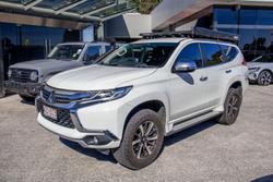 2017 Mitsubishi
Pajero GLS