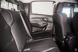 2025 Isuzu
D-MAX SX