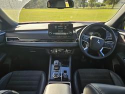 2023 Mitsubishi Outlander Black Edition