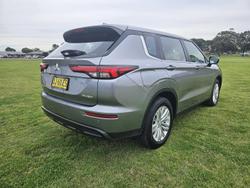 2023 Mitsubishi
Outlander PHEV ES