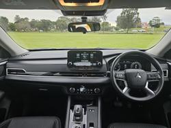 2023 Mitsubishi Outlander PHEV ES