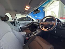 2022 Hyundai
                i30 Active