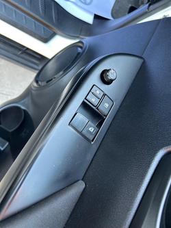 2019 Toyota
                Hilux SR