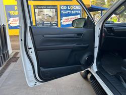 2019 Toyota
                Hilux SR