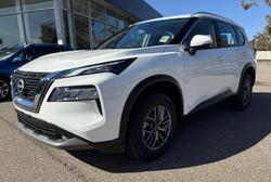 2025 Nissan
X-TRAIL ST