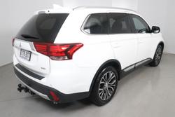 2016 Mitsubishi
                Outlander LS Safety Pack