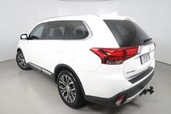 2016 Mitsubishi
                Outlander LS Safety Pack