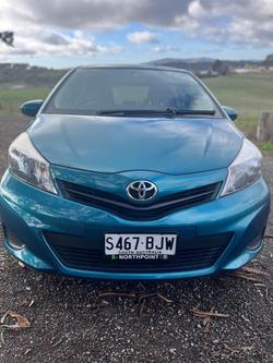 2013 Toyota
Yaris YR