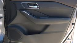 2025 Nissan
                X-TRAIL ST-L e-POWER