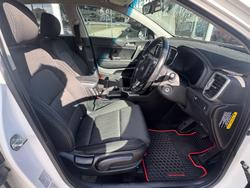 2017 Kia
Sportage Si