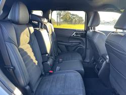 2024 Mitsubishi Outlander Black Edition