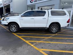 2016 Toyota
                Hilux SR5