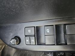2019 Toyota
                Hilux SR