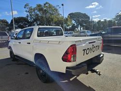 2019 Toyota
                Hilux SR