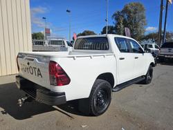 2019 Toyota
                Hilux SR