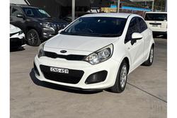 2013 Kia
                Rio S