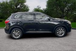 2019 MG
                HS Vibe