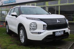 2024 Mitsubishi
Outlander ES