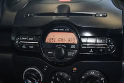 2013 Mazda
2 Neo Sport