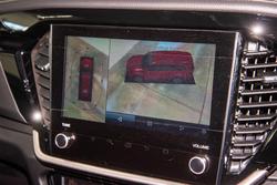 2025 Isuzu
MU-X LS-T